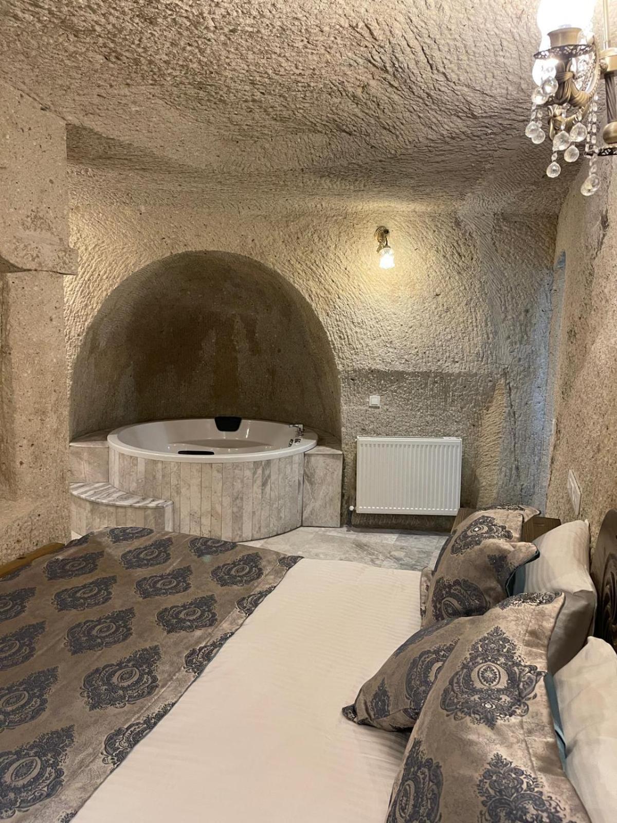 Cappadocia Empire Cave Hotel Göreme Exteriör bild