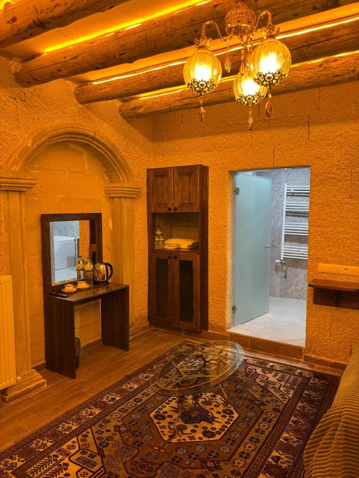 Cappadocia Empire Cave Hotel Göreme Exteriör bild